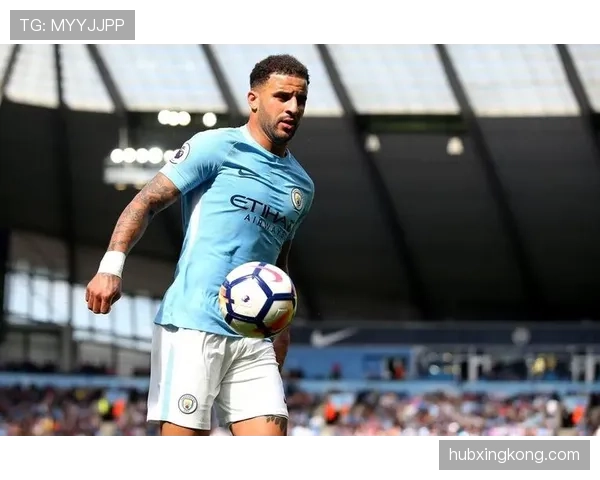 凯尔·沃克如何限制姆巴佩：速度对抗中的防守策略与局限