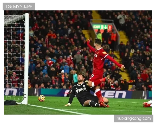 克洛普如何通过临场调整激活边路进攻，展现利物浦在强强对话中的战术韧性？