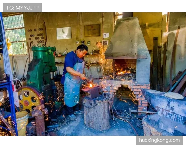 仲满这生活也真是够锋利，场上打铁场下奢华成这样？